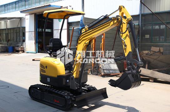 小型挖掘機(jī) 小型挖掘機(jī)